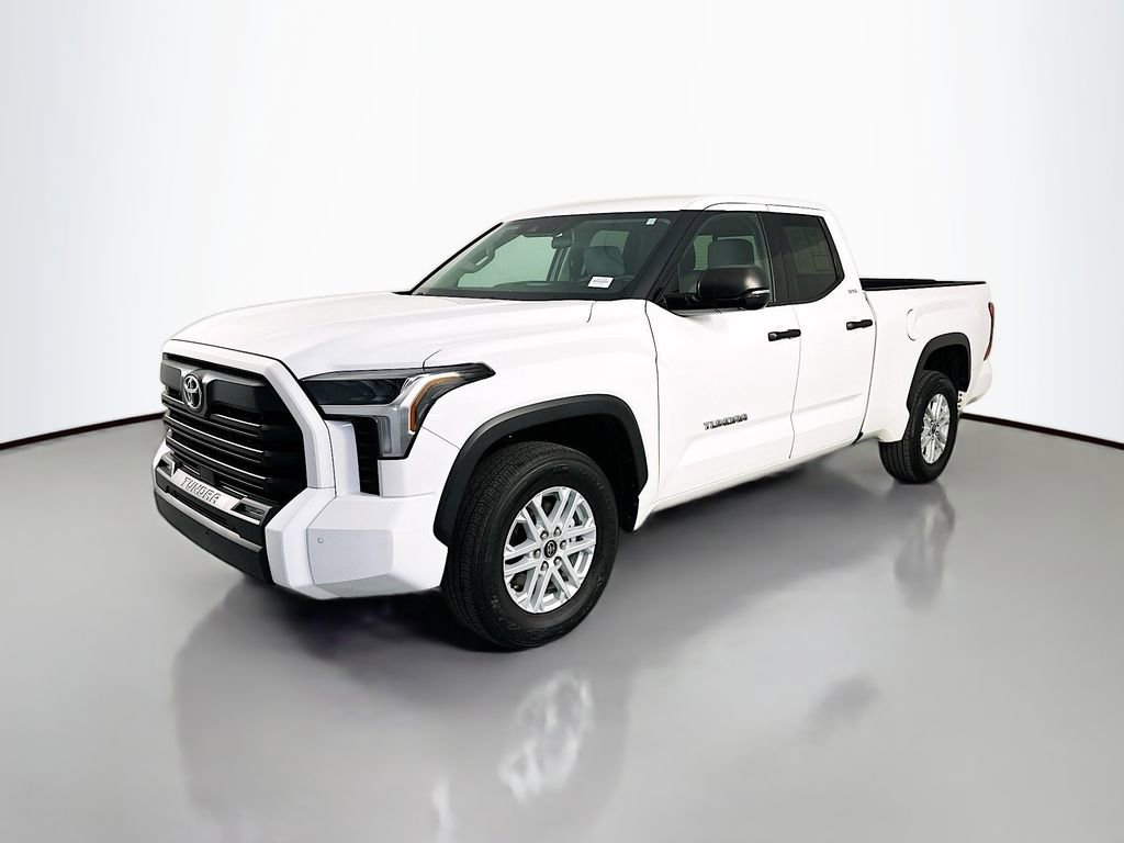 Used 2022 Toyota Tundra SR5 w/ SR5 Convenience Package RWD image 3