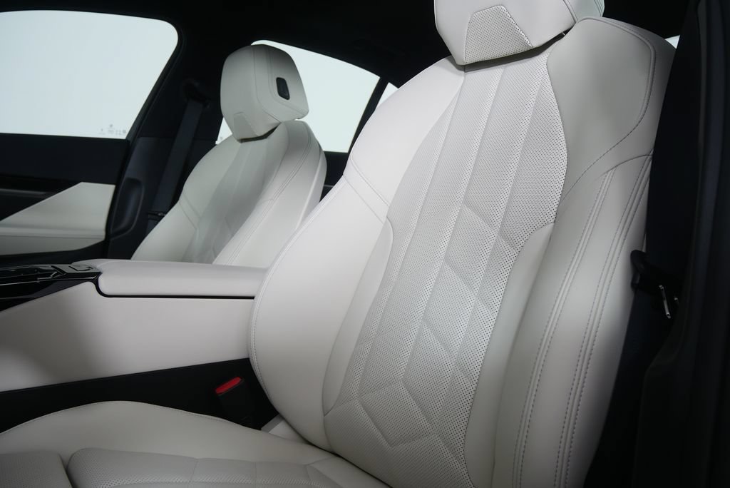 Used 2026 BMW 530i RWD image 11
