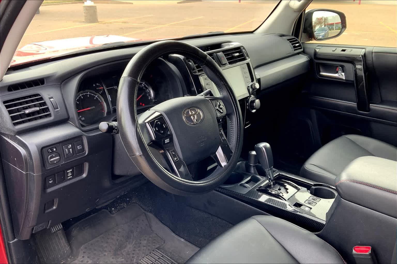 Certified 2021 Toyota 4Runner Venture w/ Moonroof Package AWD/4WD image 18