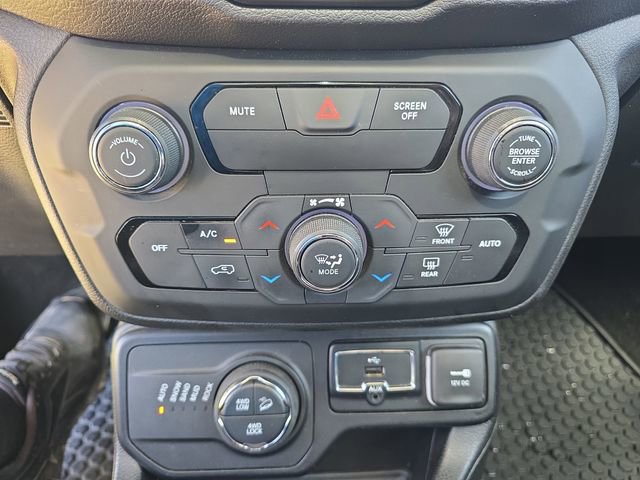 Used 2018 Jeep Renegade Trailhawk image 23