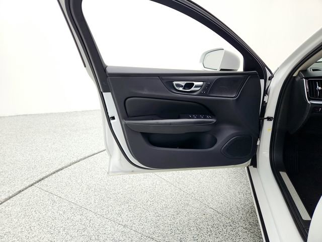 Used 2019 Volvo S60 T6 Momentum w/ Multimedia Package image 24