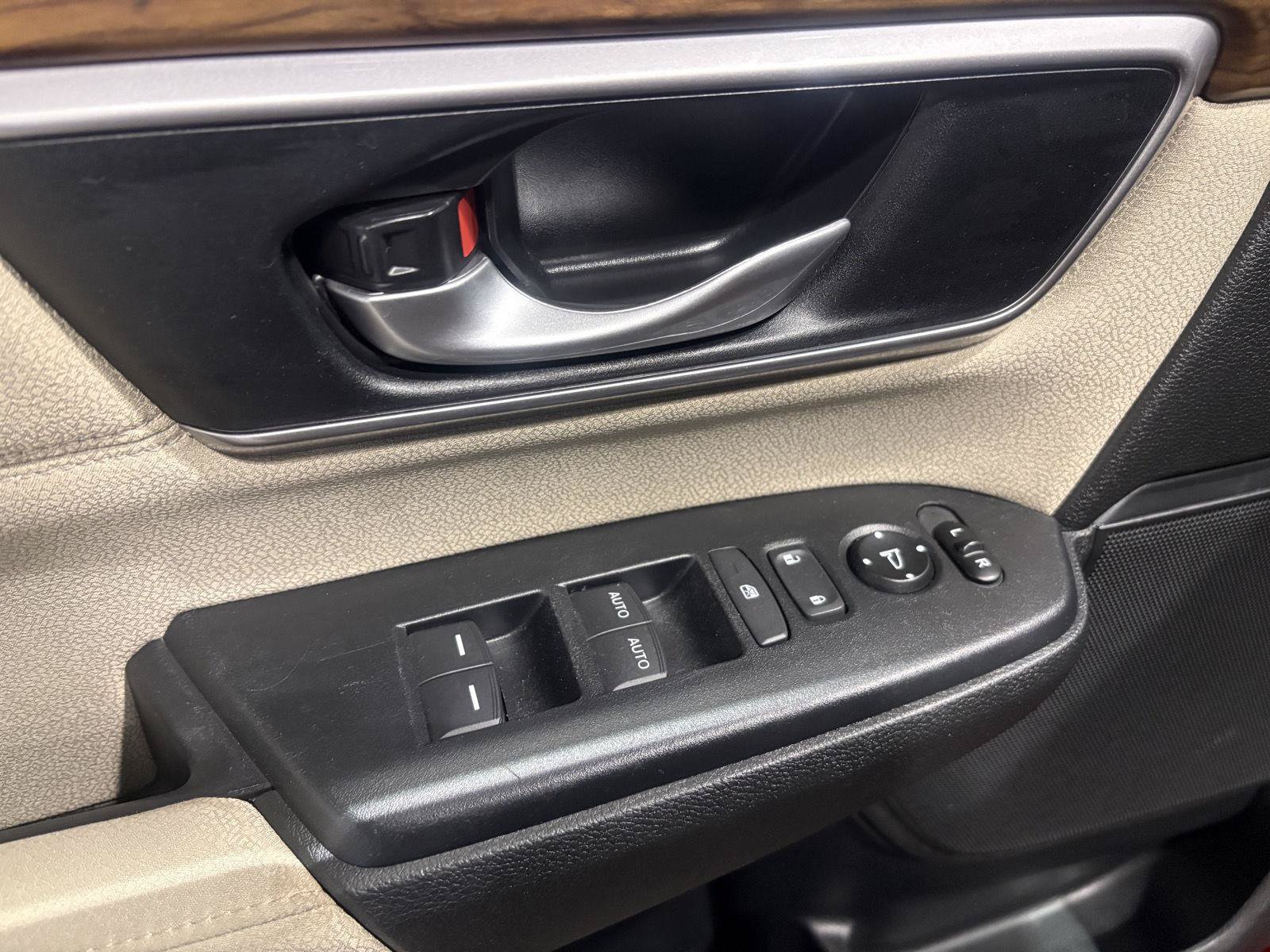Used 2018 Honda CR-V EX image 16