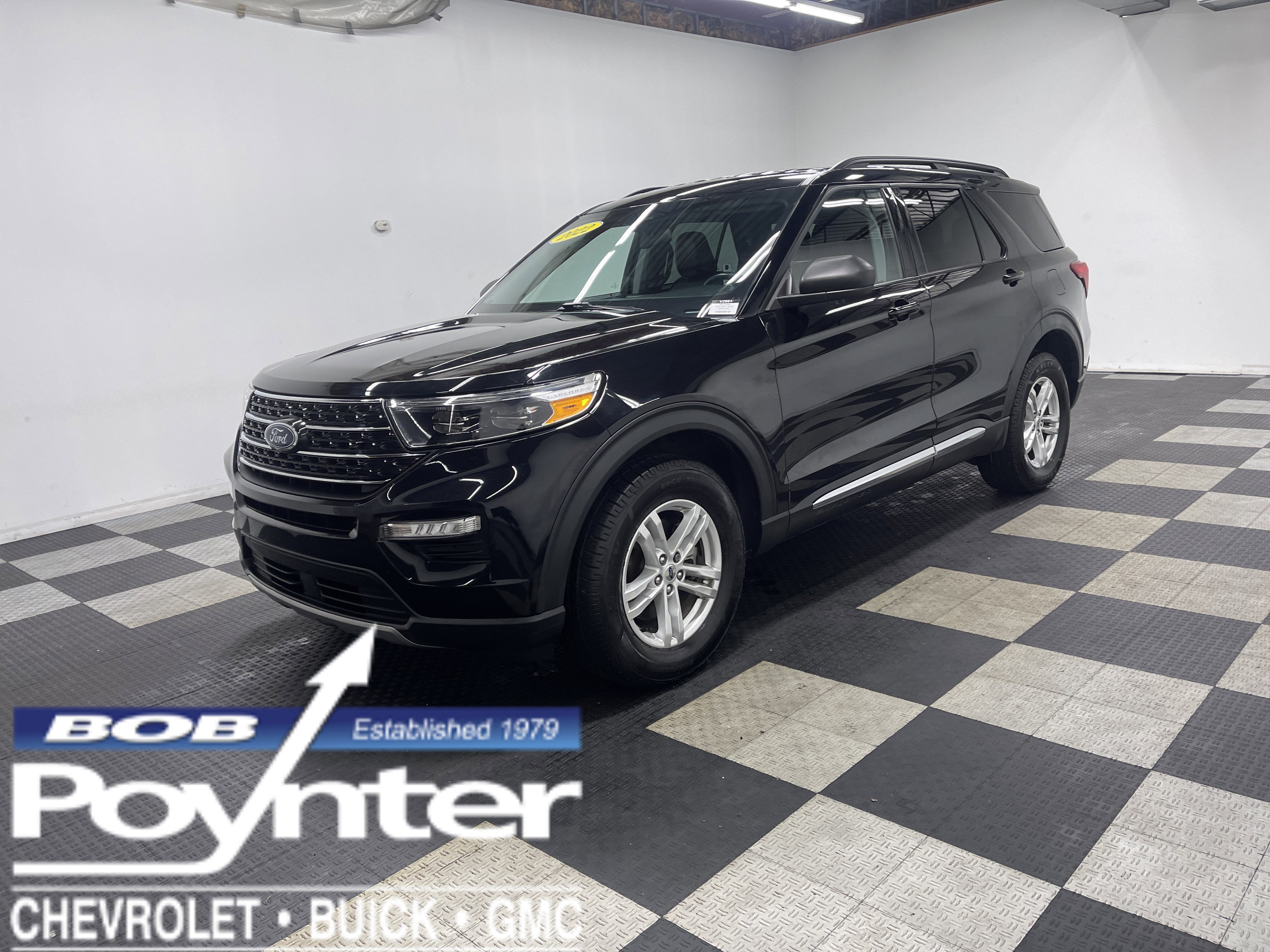 Used 2022 Ford Explorer XLT w/ Equipment Group 202A AWD/4WD image 1