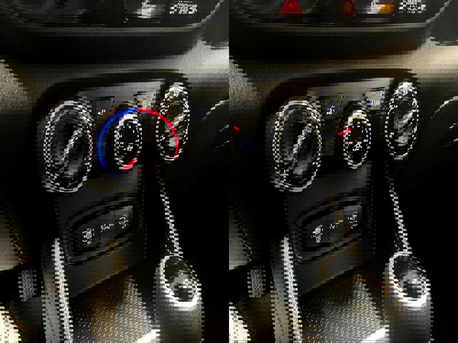 Used 2025 Hyundai Venue SE image 25