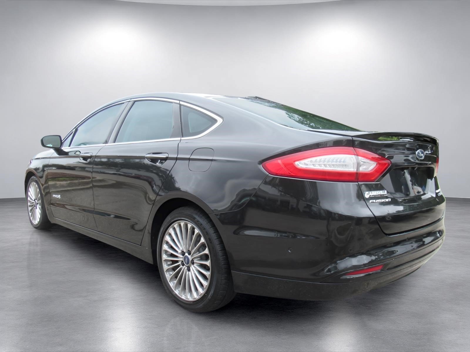 Used 2013 Ford Fusion Titanium w/ Titanium Driver Assist Pkg FWD image 4