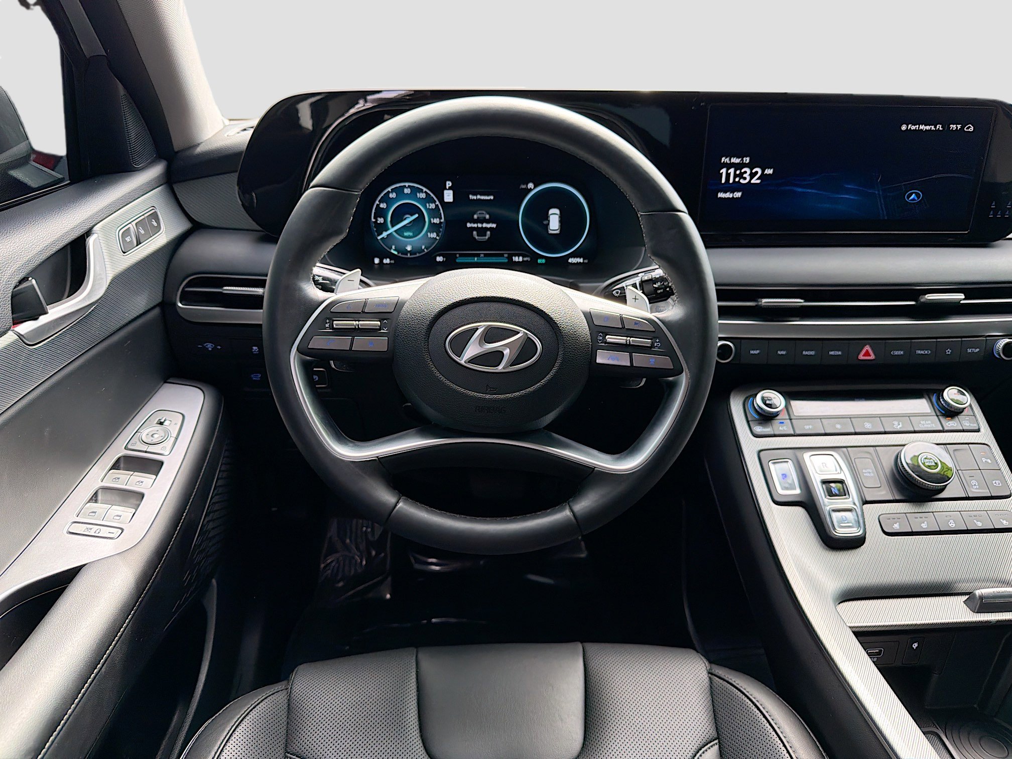 Used 2024 Hyundai Palisade SEL w/ Premium Package image 18