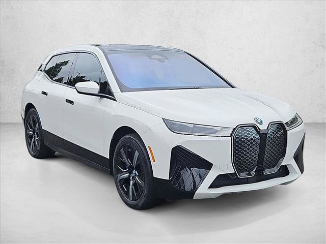 Used 2024 BMW iX xDrive50 w/ Premium Package AWD/4WD image 3