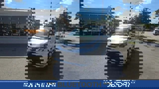 Used 2024 Toyota Sienna XLE FWD image 5