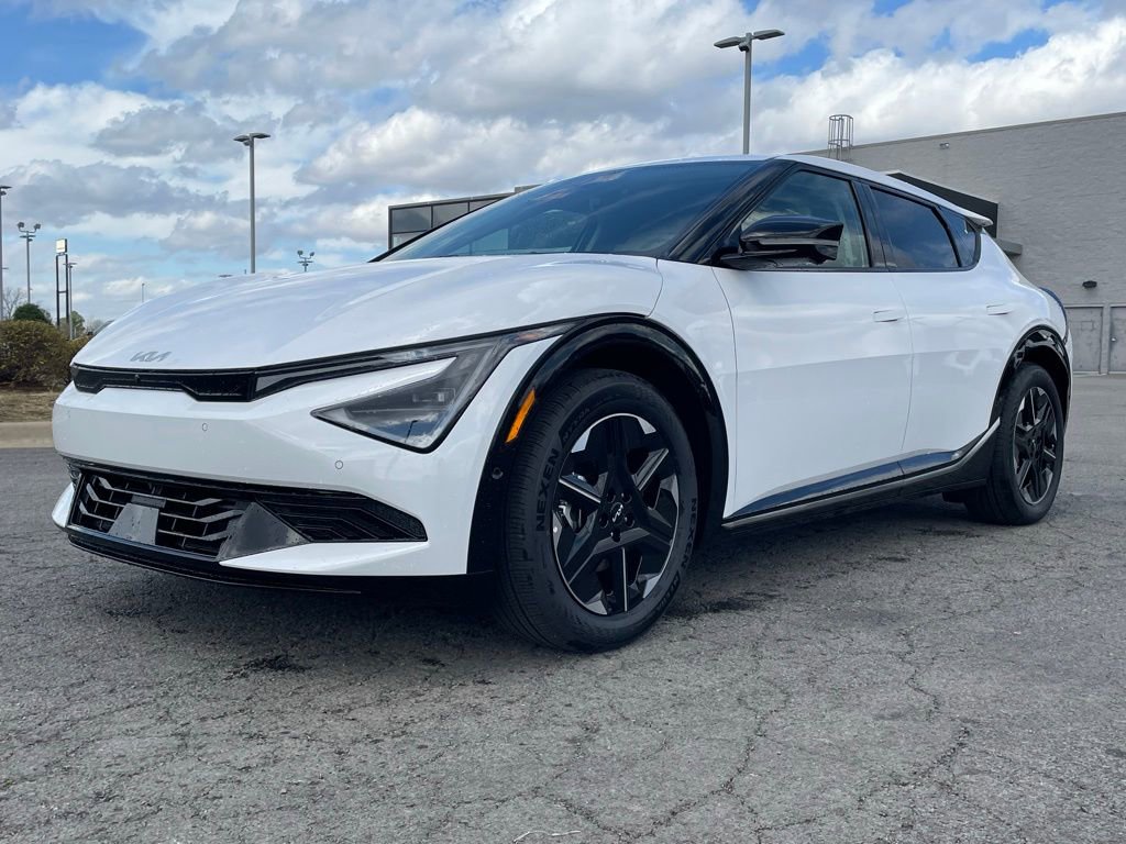 New 2025 Kia EV6 Wind image 3
