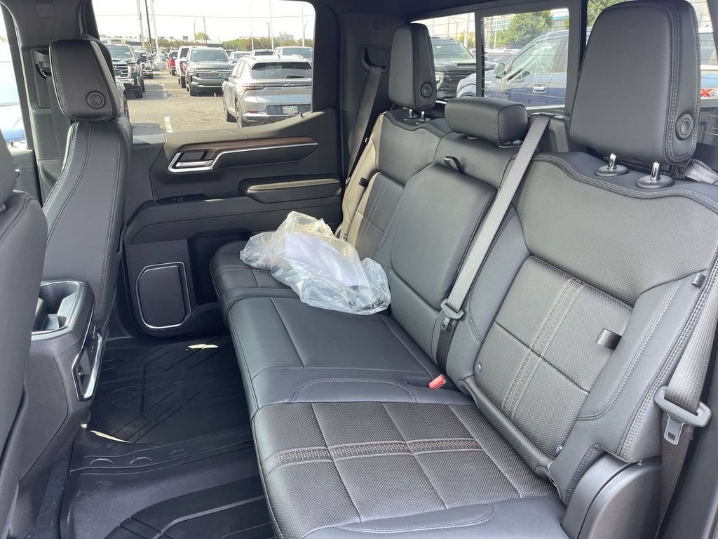 New 2026 Chevrolet Silverado 1500 High Country w/ Midnight Edition AWD/4WD image 21