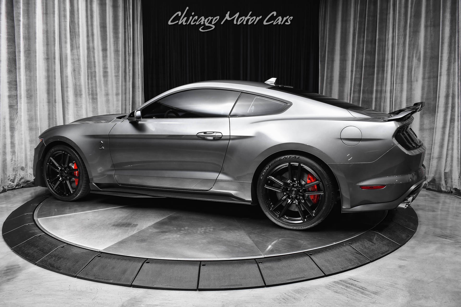 Used 2021 Ford Mustang Shelby GT500 w/ Technology Package RWD image 3