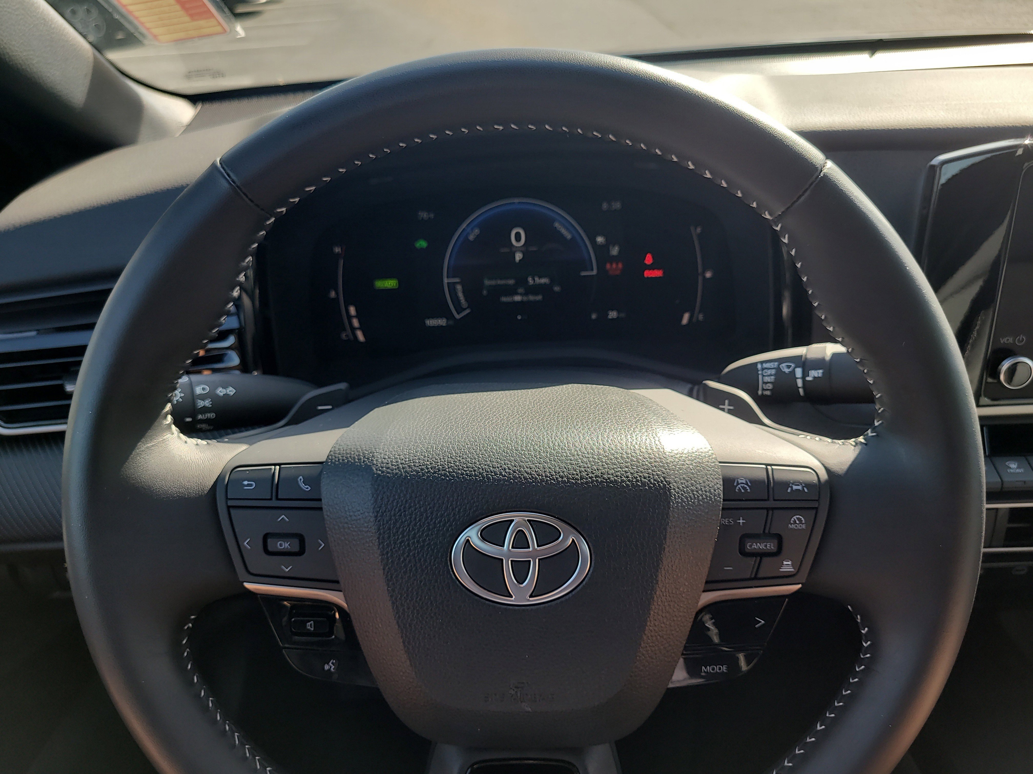 Used 2025 Toyota Camry SE FWD image 29