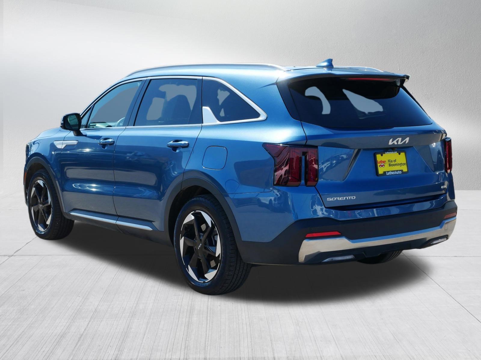 Certified 2025 Kia Sorento EX w/ EX Panoramic Sunroof Package image 5