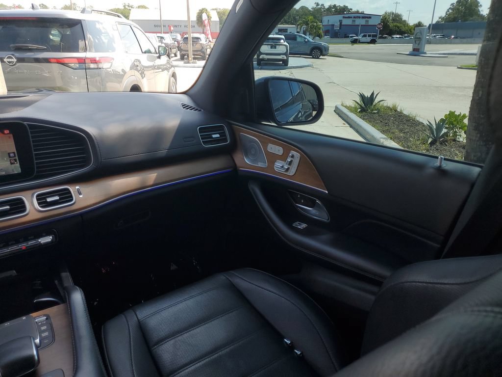 Used 2021 Mercedes-Benz GLS 450 4MATIC image 23
