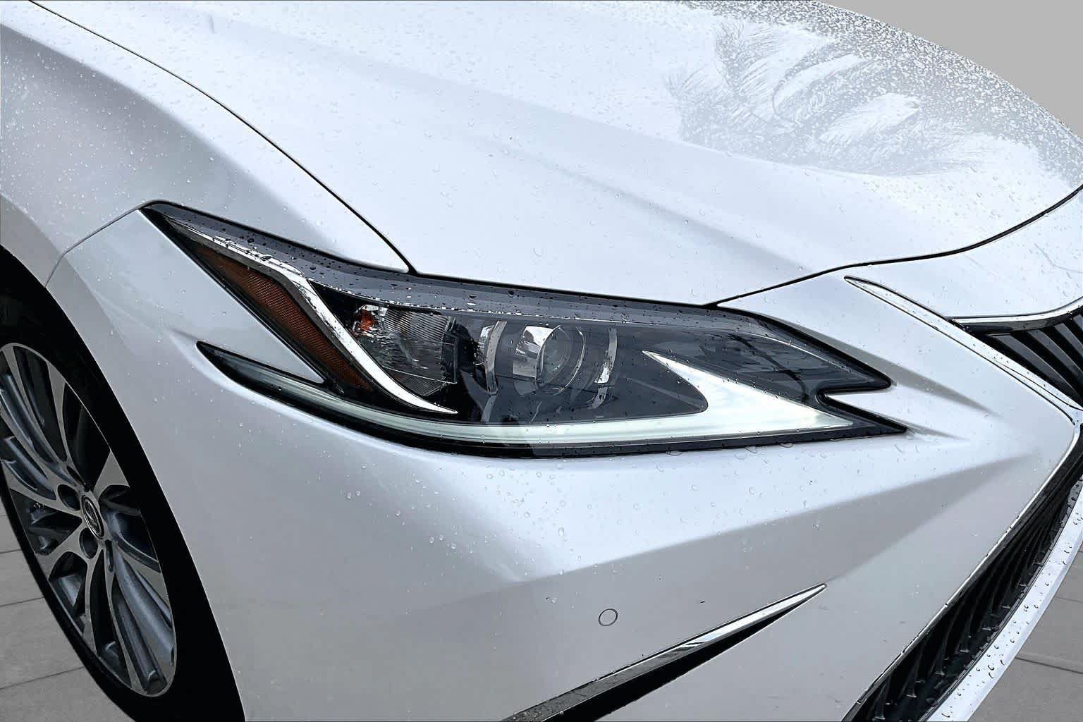 Used 2019 Lexus ES 300h w/ Premium Package FWD image 27