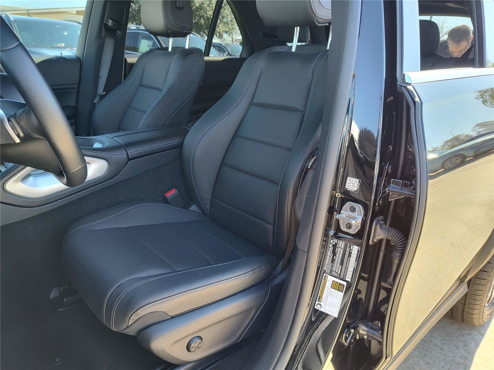 Used 2025 Mercedes-Benz GLE 350 4MATIC image 17