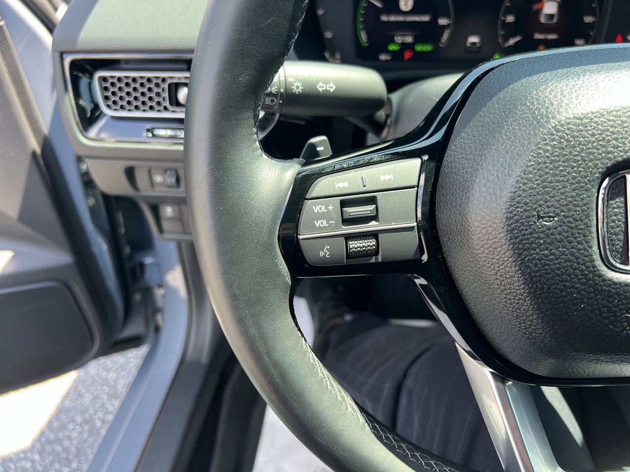 Used 2025 Honda Civic Sport Touring image 19