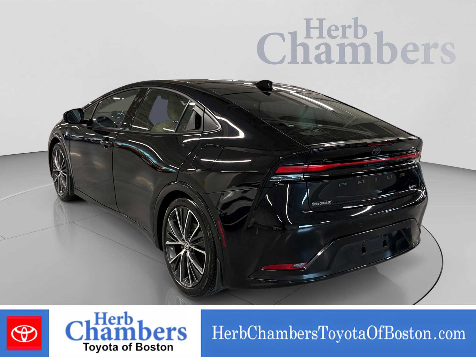 Used 2024 Toyota Prius Limited AWD/4WD image 3