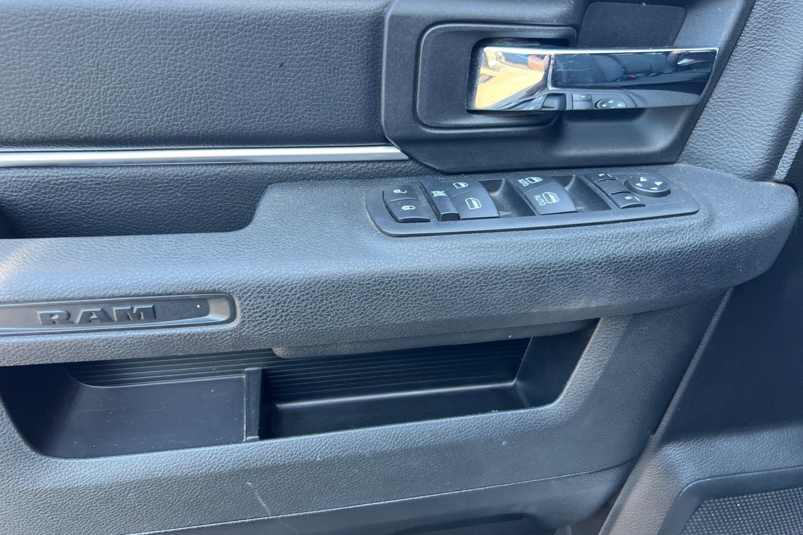 Used 2024 RAM 1500 Classic Warlock image 10