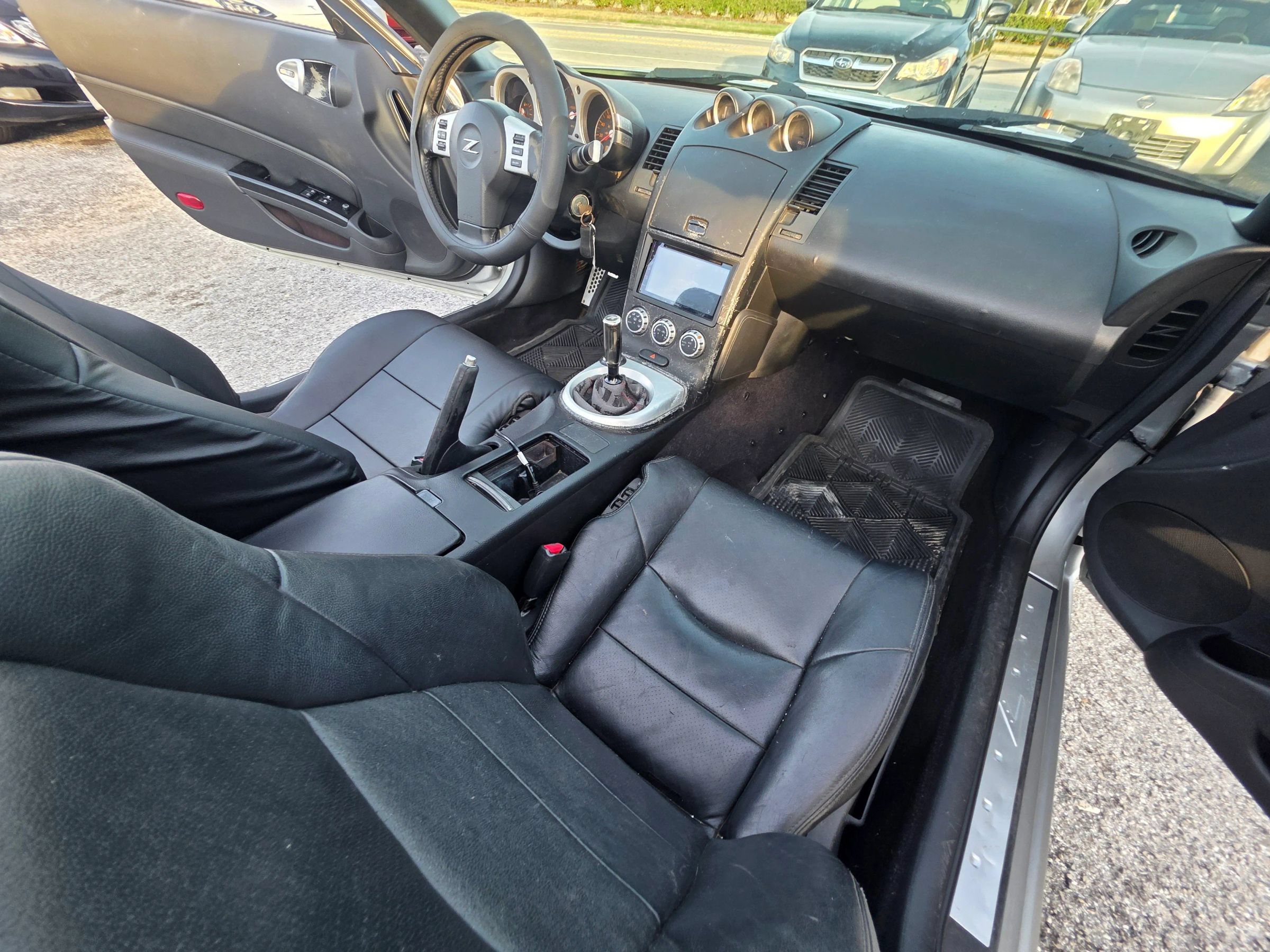 Used 2007 Nissan 350Z Enthusiast RWD image 14