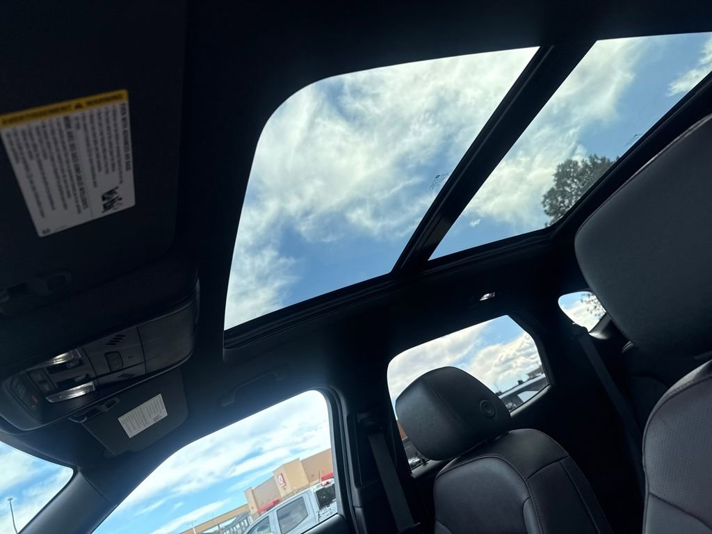 Used 2025 Chevrolet Blazer RS w/ Enhanced Convenience Package image 21