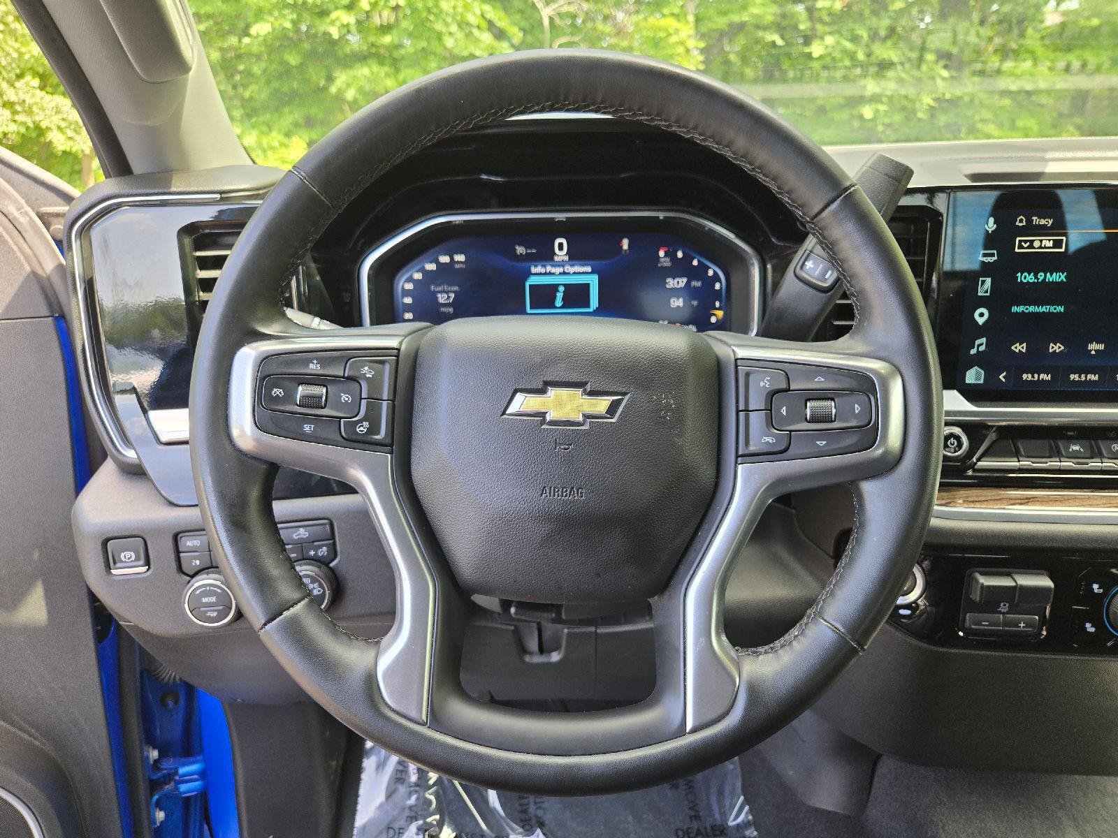 Used 2025 Chevrolet Silverado 1500 LT AWD/4WD image 16