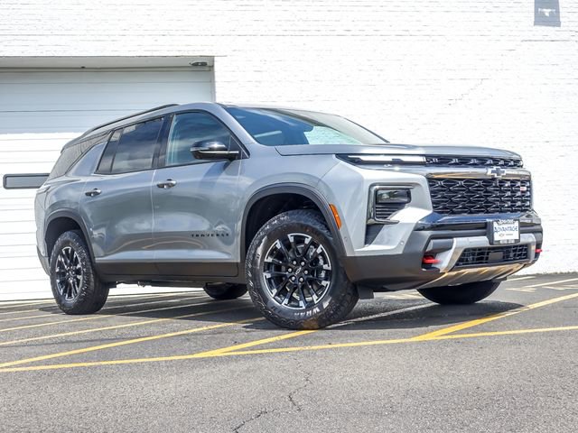 New 2026 Chevrolet Traverse Z71 w/ Enhanced Driving Package AWD/4WD image 2