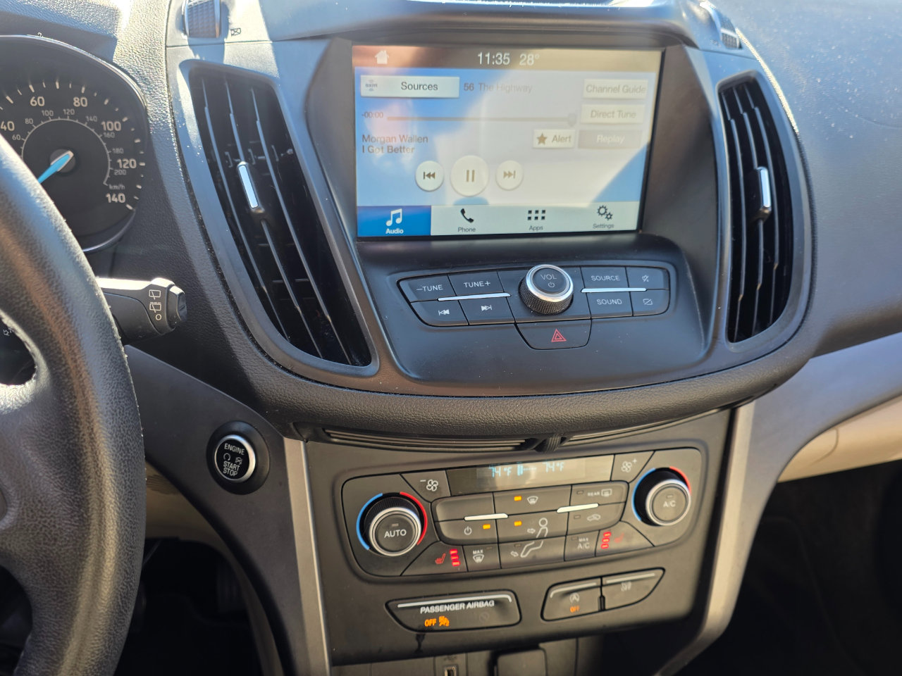 Used 2019 Ford Escape SEL image 9