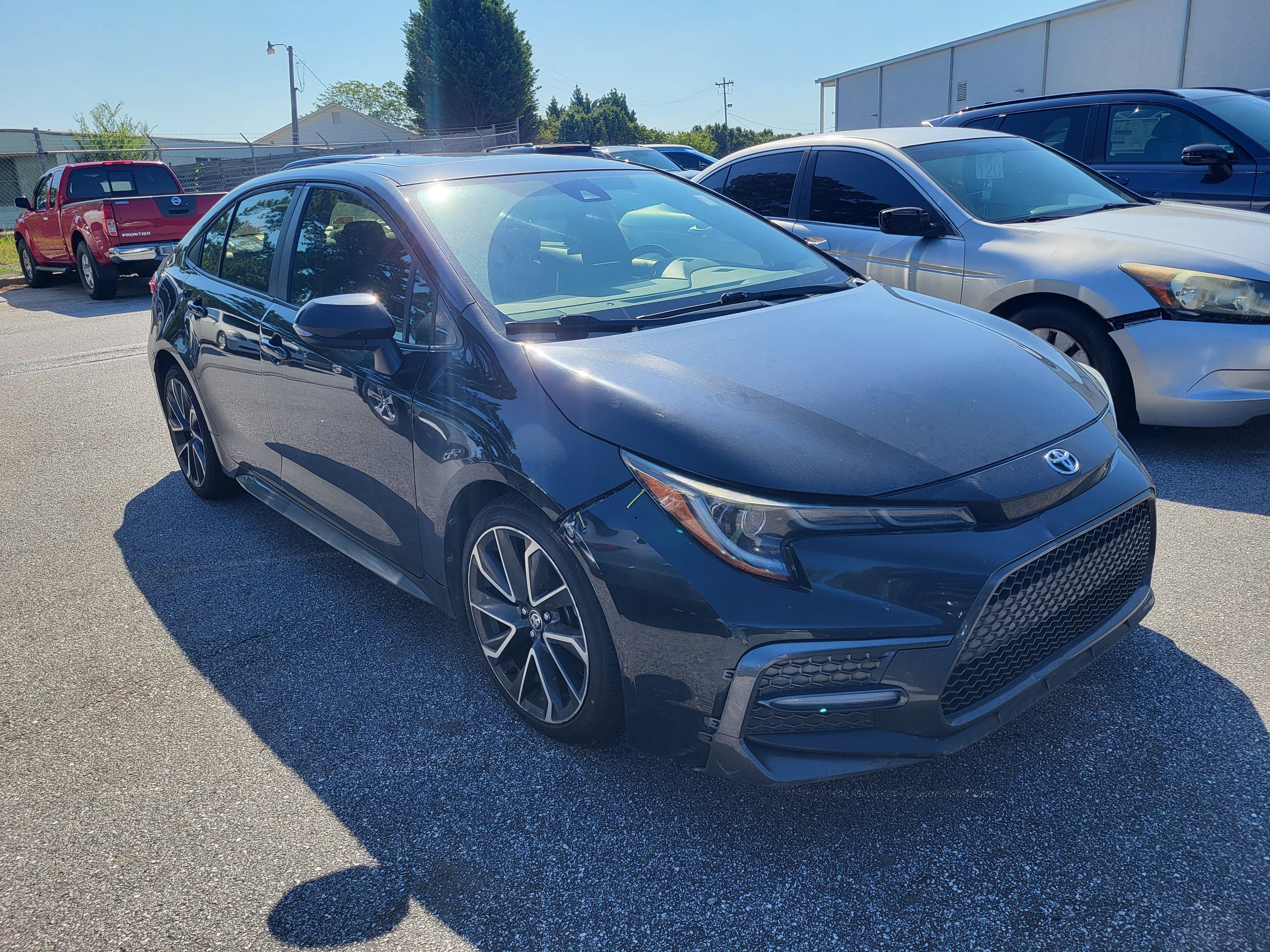 Used 2020 Toyota Corolla SE w/ SE Premium Package FWD image 3