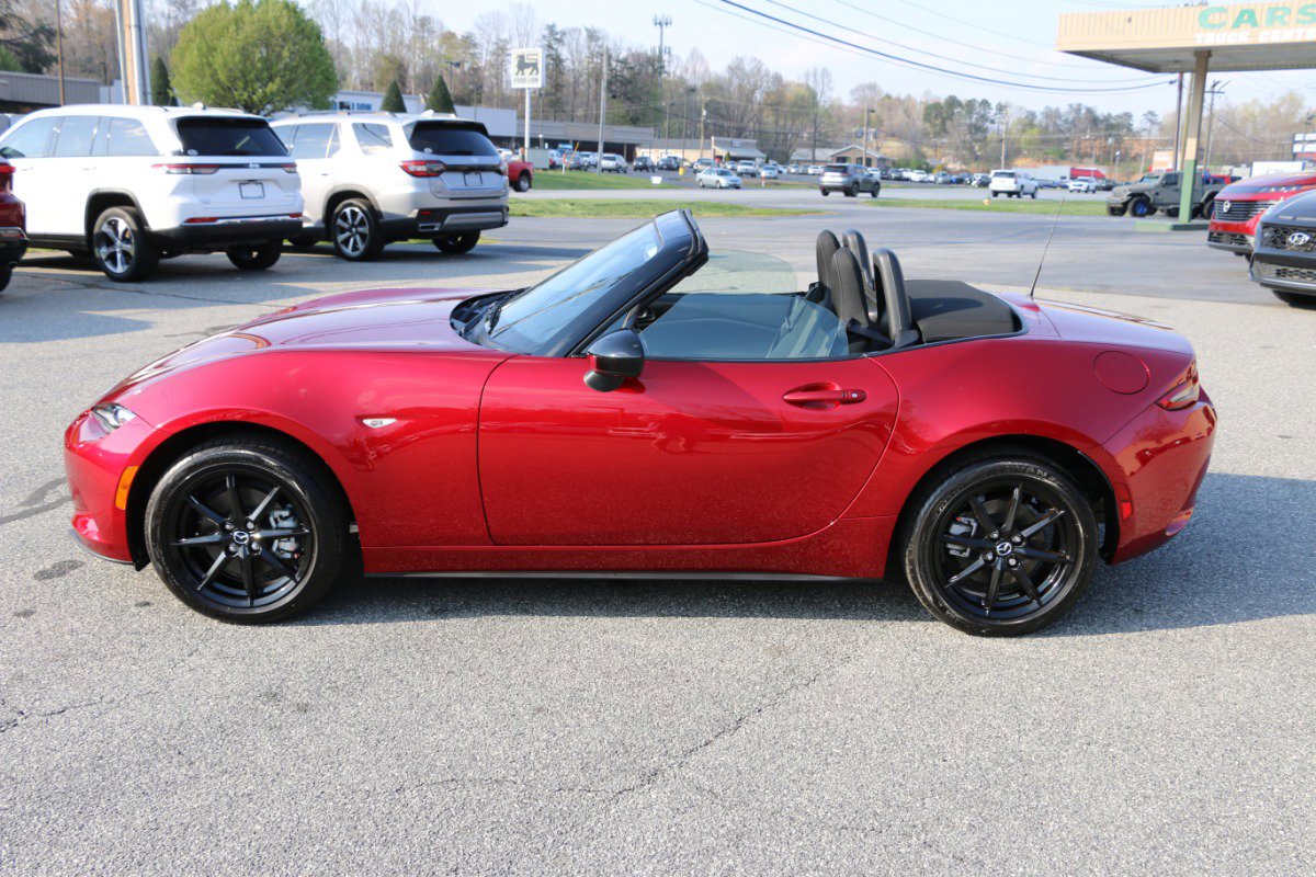 Used 2025 MAZDA MX-5 Miata Sport image 2