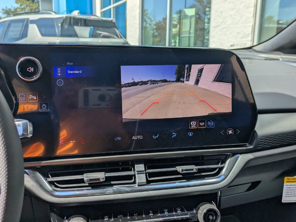 New 2026 Chevrolet Equinox EV LT FWD image 20