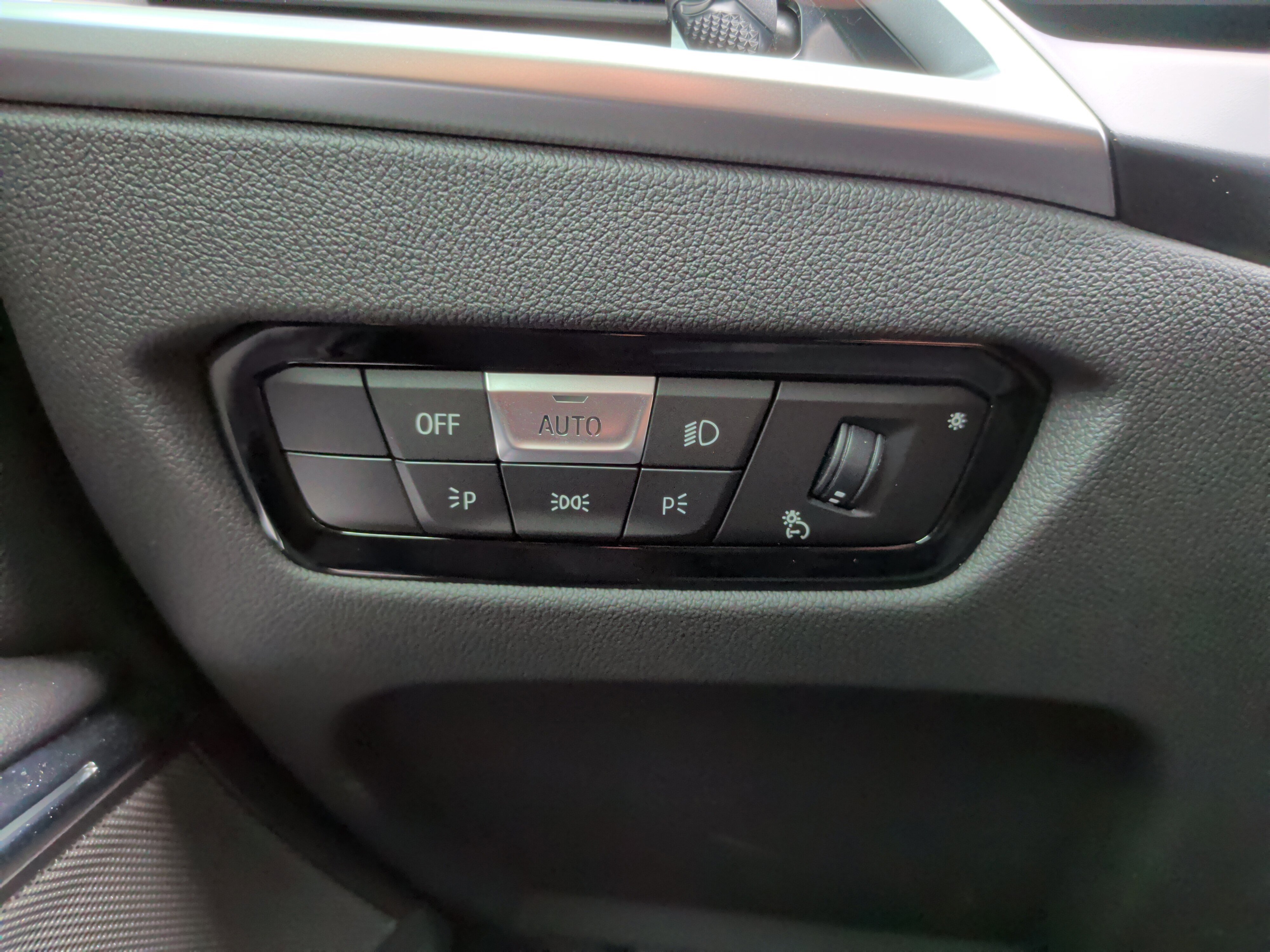 Used 2025 BMW M340i w/ Premium Package image 25