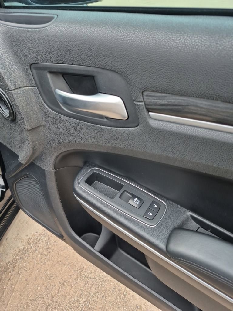 Used 2020 Chrysler 300 Touring w/ Sport Appearance Package image 18