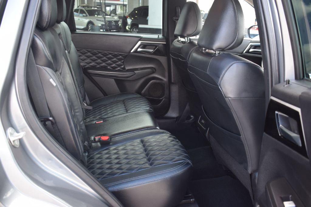 Used 2022 Mitsubishi Outlander SEL image 12