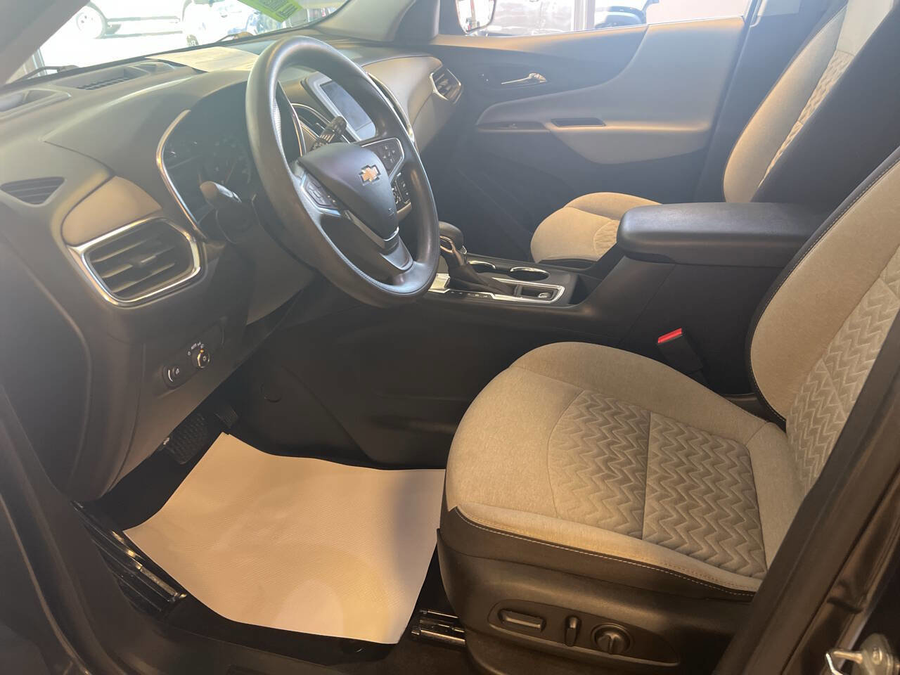 Used 2022 Chevrolet Equinox LS image 20