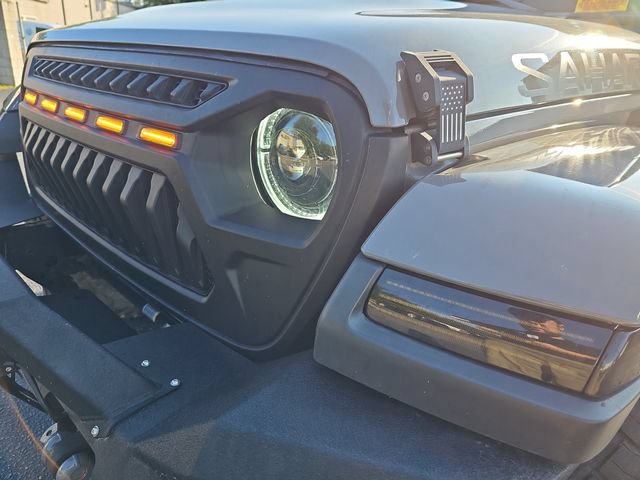 Used 2018 Jeep Wrangler Unlimited Sahara AWD/4WD image 32