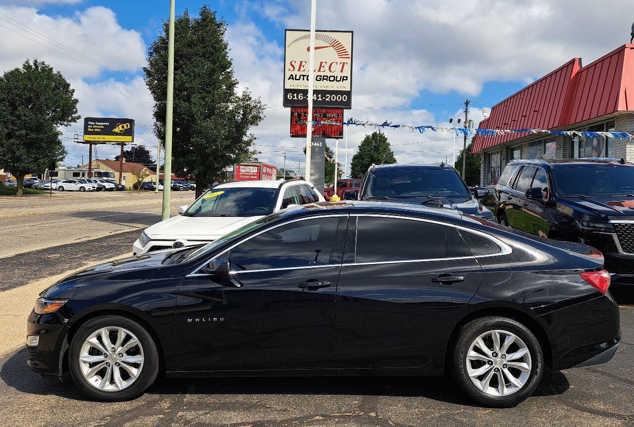 Used 2021 Chevrolet Malibu LT FWD image 1