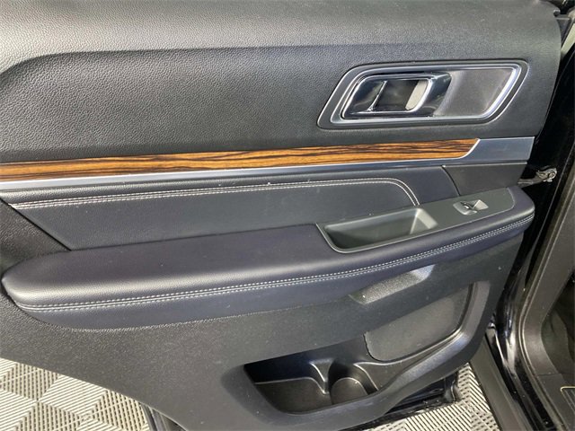 Used 2018 Ford Explorer Limited image 29