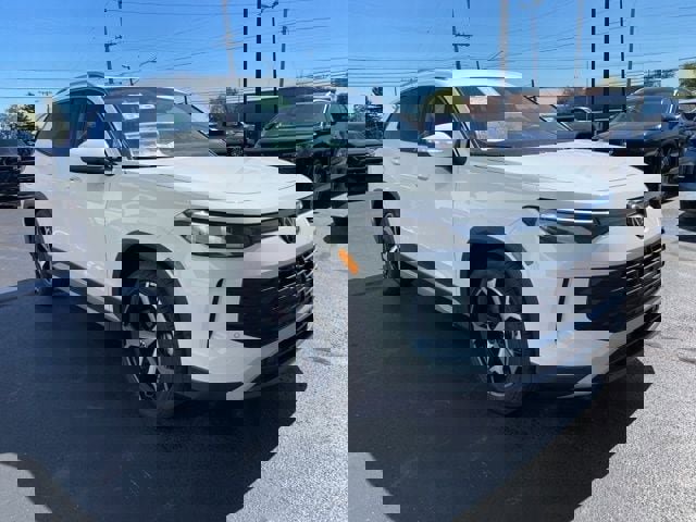 New 2025 Volkswagen Tiguan SE image 8