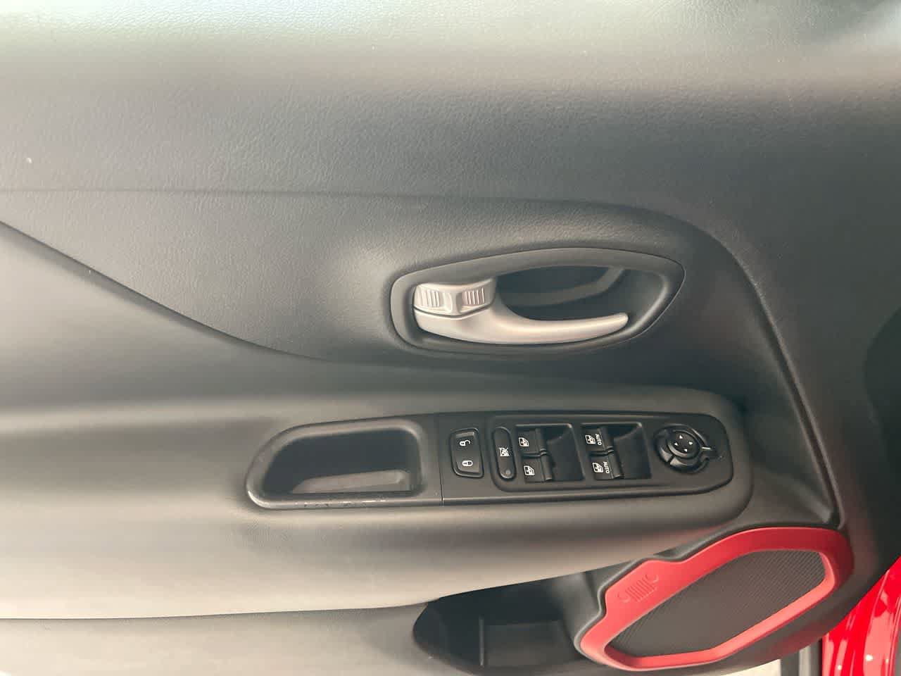 Used 2023 Jeep Renegade Trailhawk AWD/4WD image 13