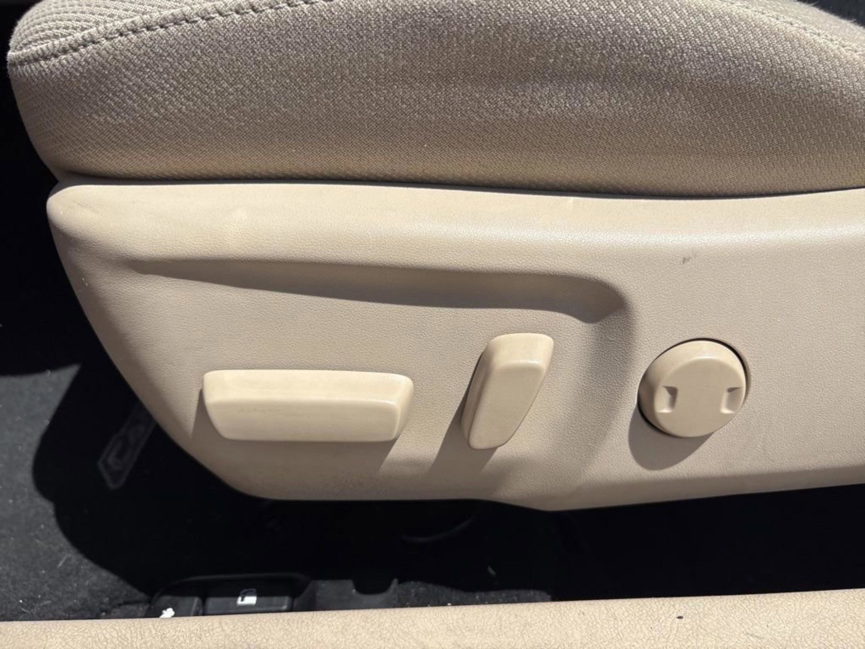 Used 2012 Toyota Camry LE image 26