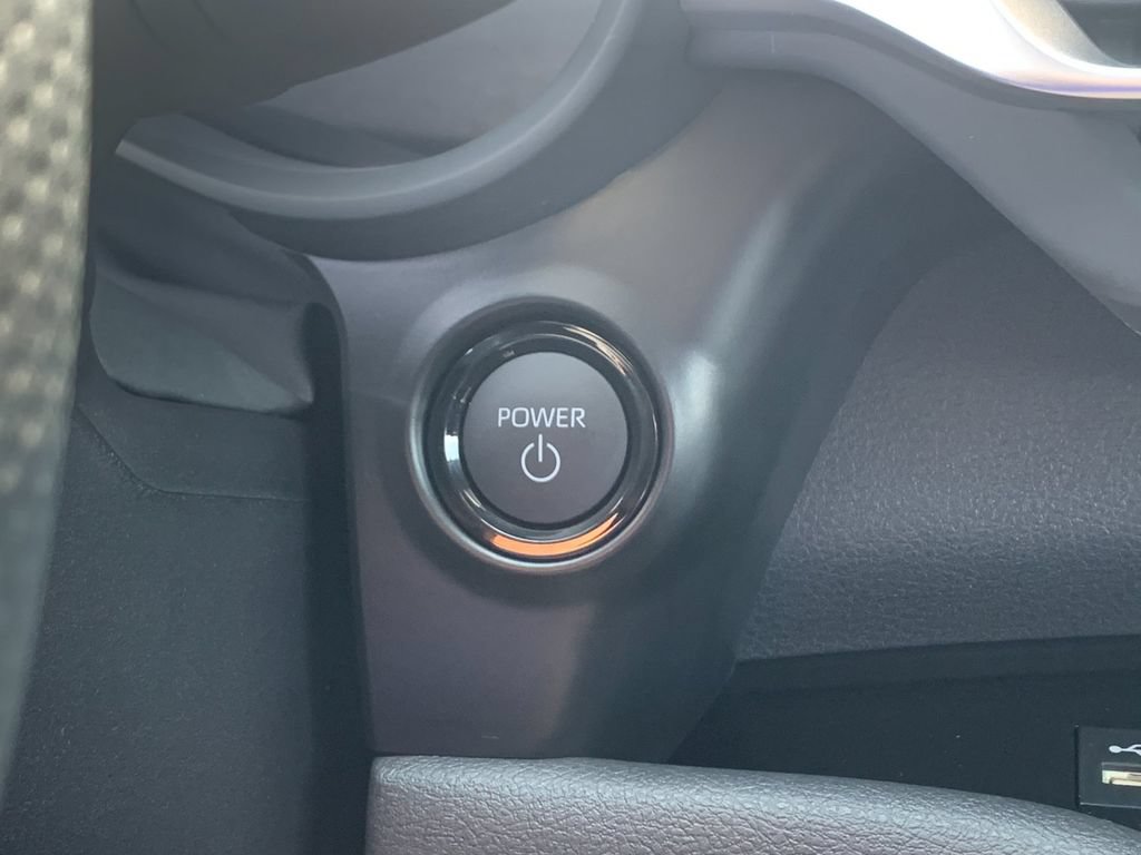 Used 2026 Toyota Sienna XSE FWD image 25
