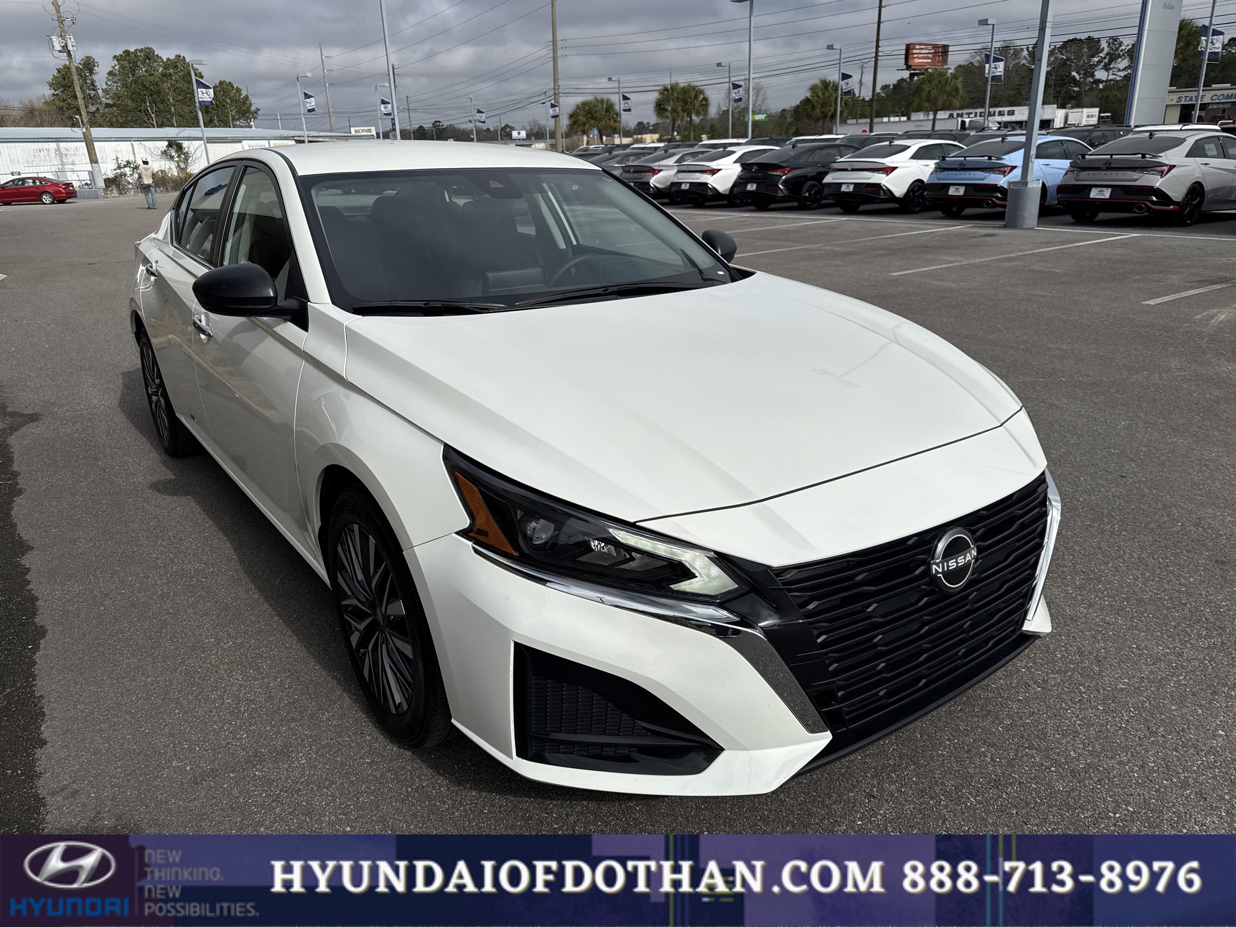 Used 2025 Nissan Altima 2.5 SV image 5