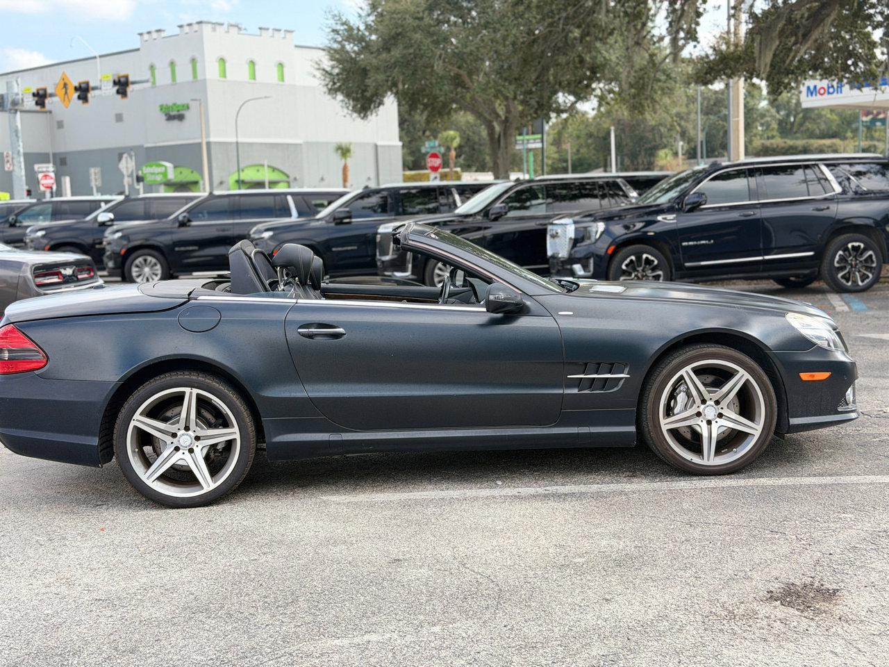 Used 2011 Mercedes-Benz SL 550 image 16