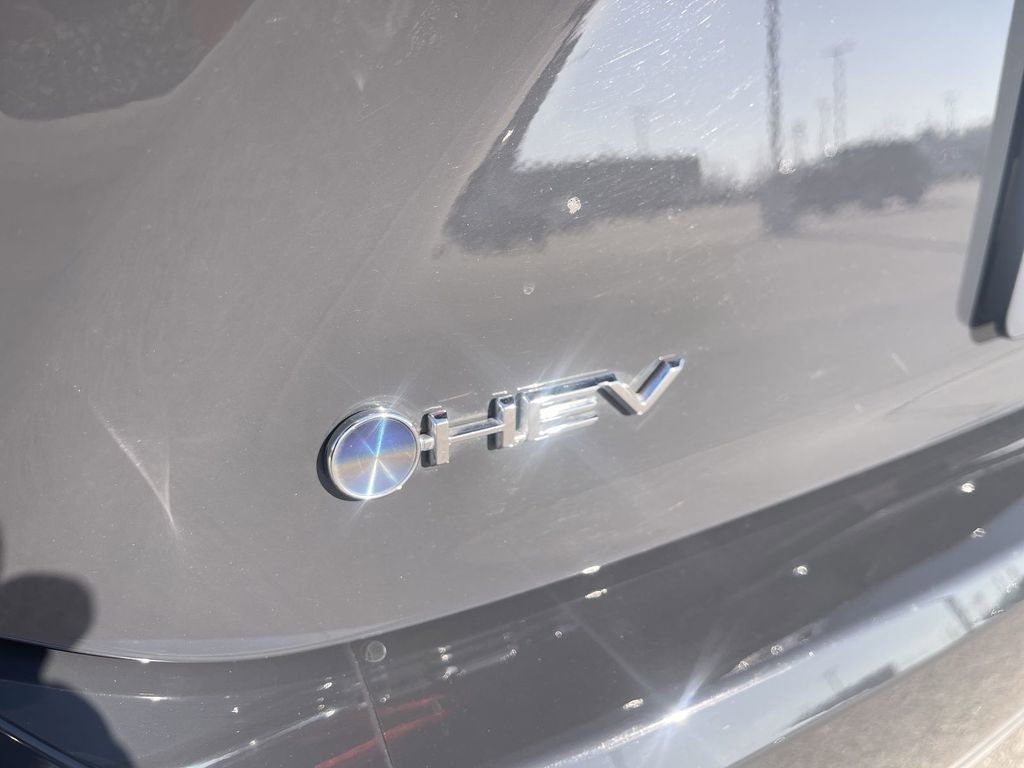 Used 2025 Toyota Camry LE w/ Convenience Package image 12