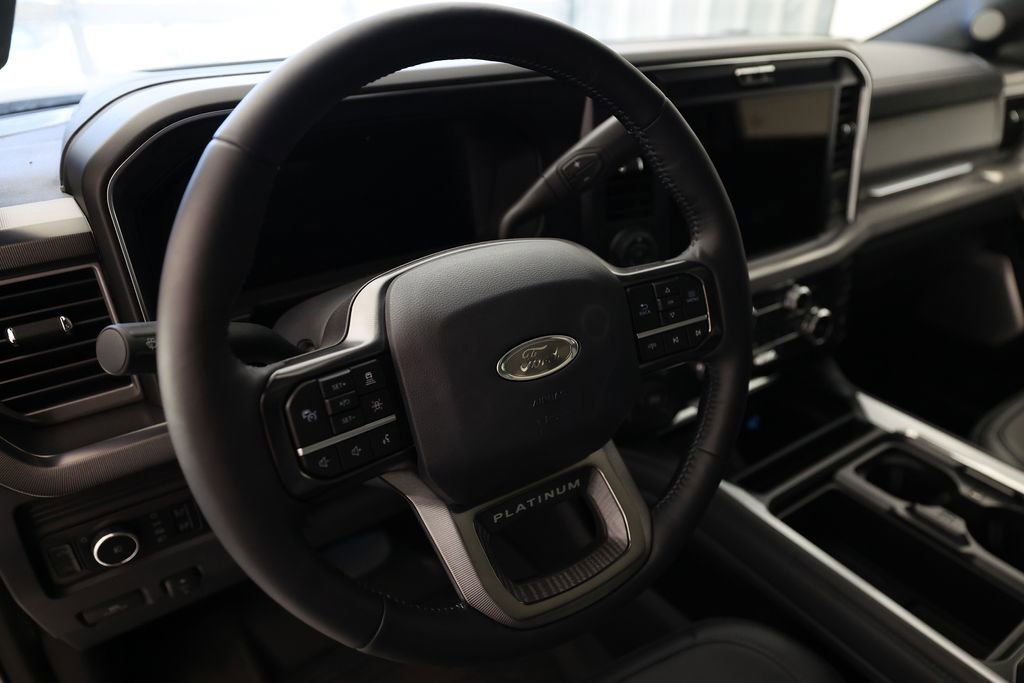 Used 2025 Ford F450 Platinum w/ FX4 Off-Road Package image 18