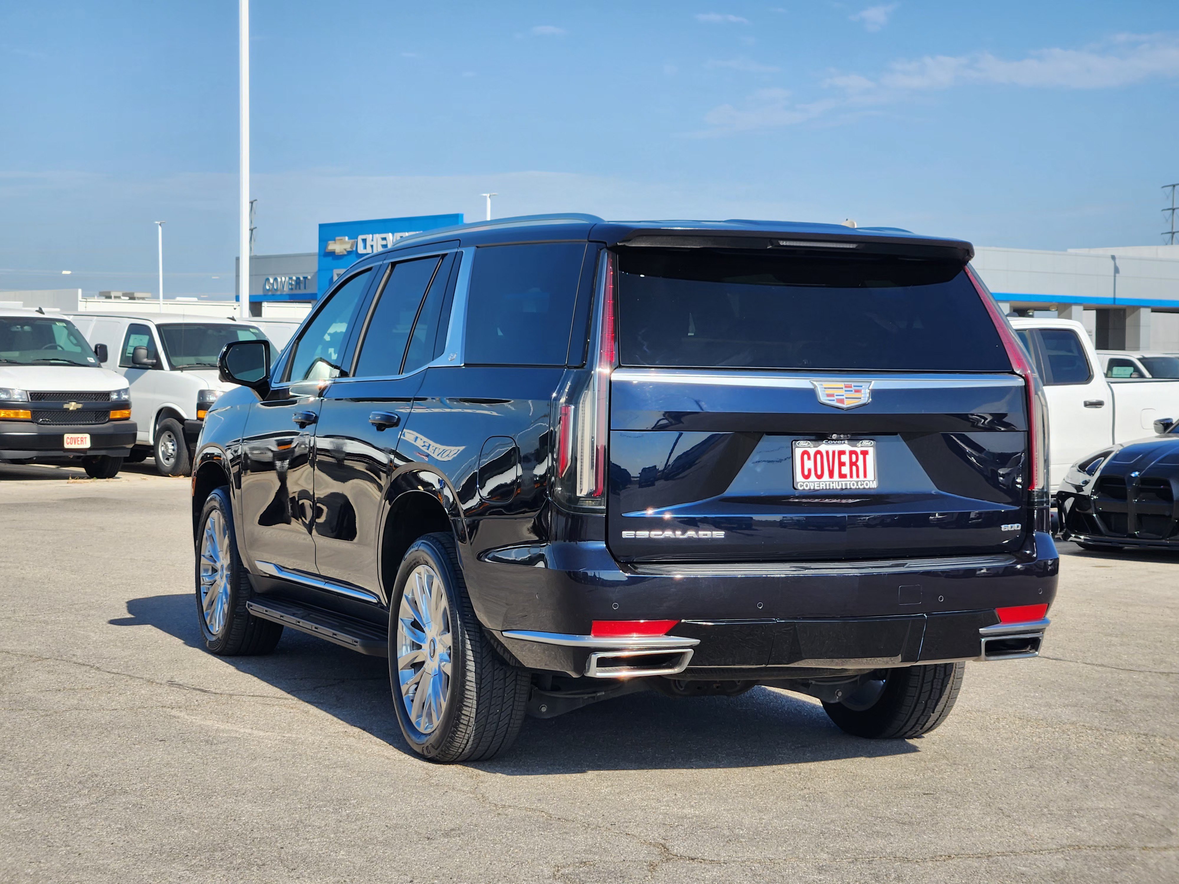 Used 2021 Cadillac Escalade Premium Luxury AWD/4WD image 5