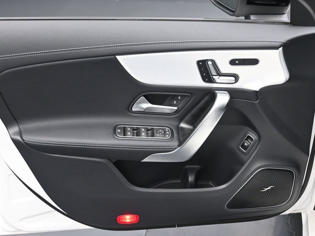 New 2025 Mercedes-Benz CLA 250 4MATIC image 23