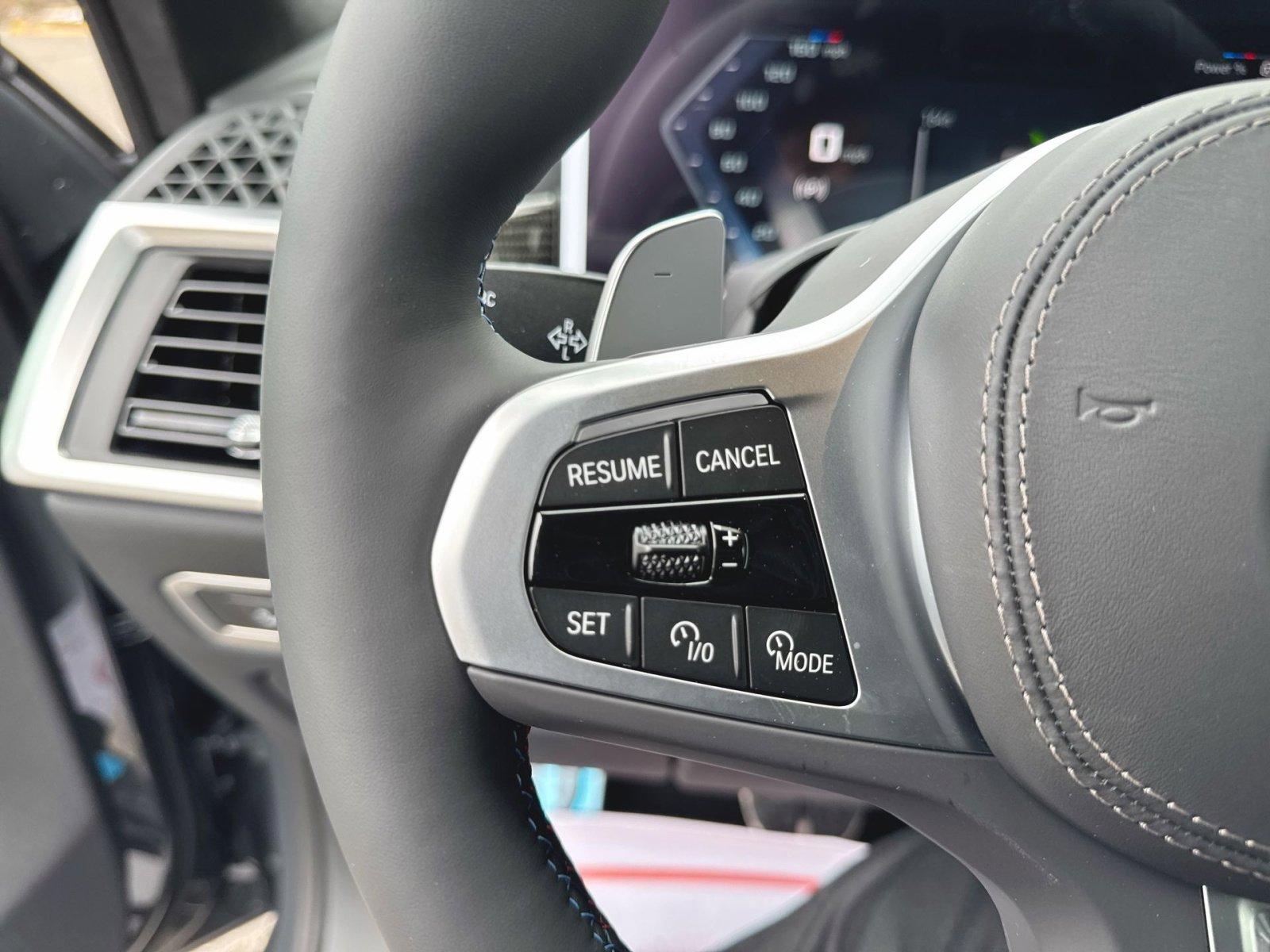 New 2026 BMW X7 M60i image 16