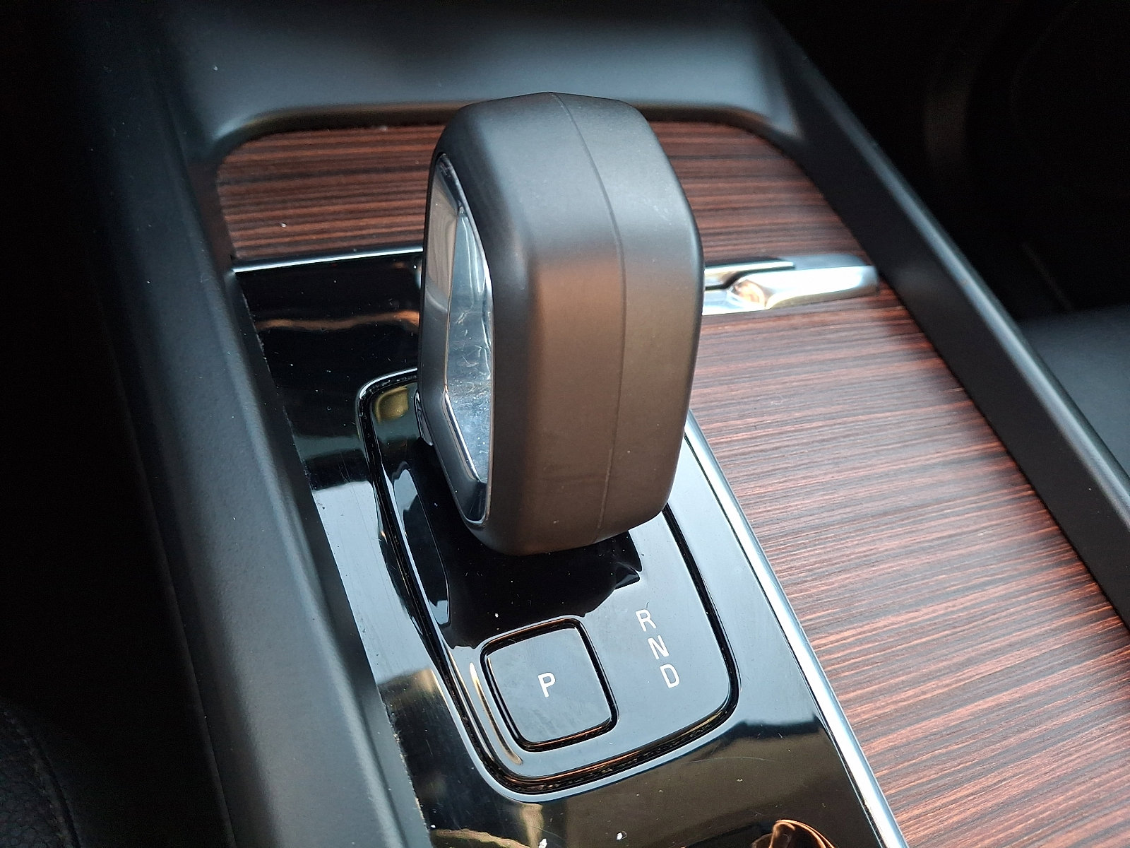 Used 2023 Volvo XC60 B5 Plus image 15